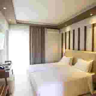 Royal Hotel, 4 of 5