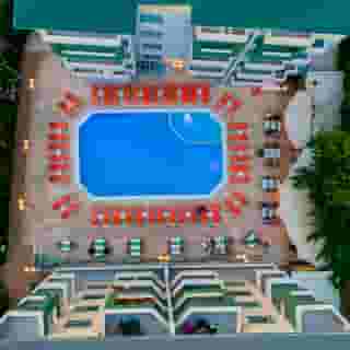 Sifalar Apart, 2 of 5