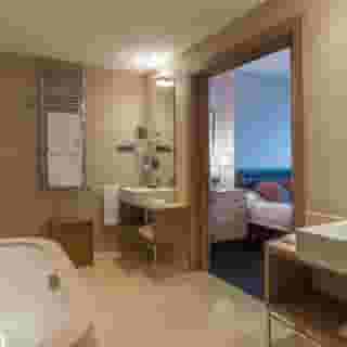 URH Zen Balagares, 2 of 5