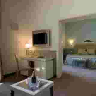 JR Hotels Oriente Bari, 2 of 5