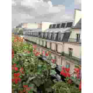 Hotel Theoreme, 2 of 5