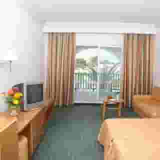 El Mouradi Skanes, 4 of 5