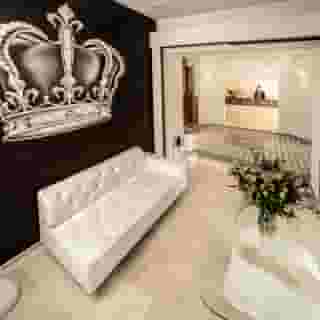 Golden Crown, 3 of 5