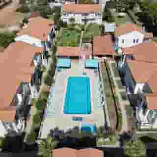 Larimar Suites, 1 of 5