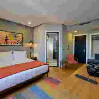 Poem Special Hotel, 2 of 5