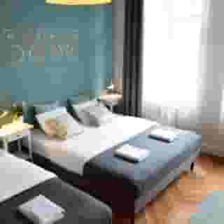 Blooms Inn & Apartments, 3 of 5