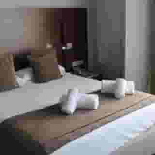 Madanis Liceo, 3 of 5