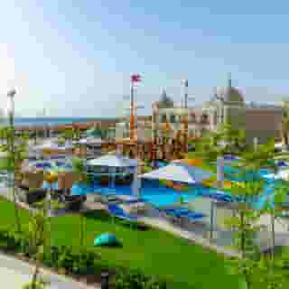 Titanic Royal, 2 of 5