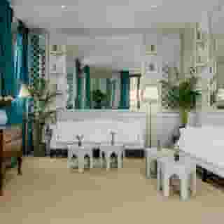 Room Mate Isabella, 1 of 5