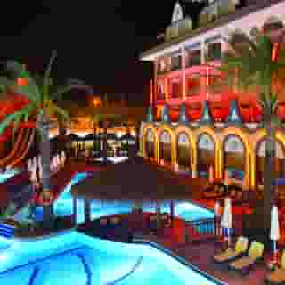 Well Palace Side, 5 of 5