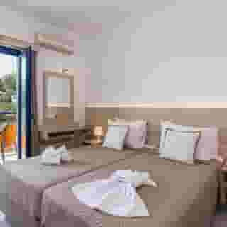 Sunshine Seaside Wing, 3 of 5