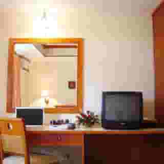 Sunset Mansion, 2 of 4