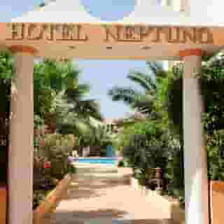 Neptuno, 4 of 5