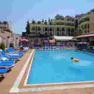 Club Antique Palace, 3 of 5