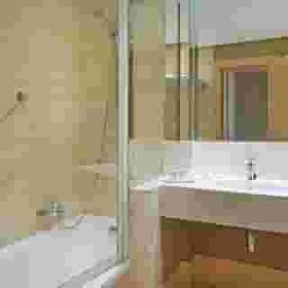 NH Bilbao Deusto, 2 of 5