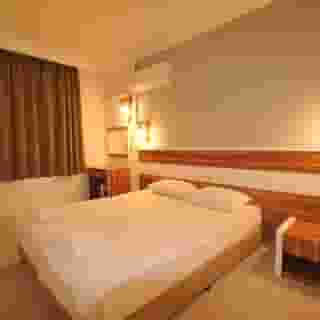 Isla Apartments, 4 of 5