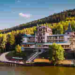 Retro Riverside Wellness Resort, 4 of 5