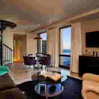 Thompson Chicago, 4 of 5