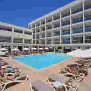 Nelia Gardens, 2 of 5