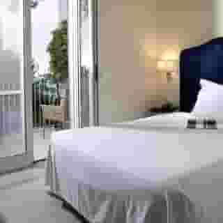 Riviera & Maximilian's, 3 of 5