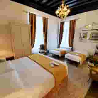 Corte dei Greci, 4 of 5