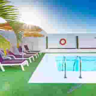 Bull Astoria, 2 of 5