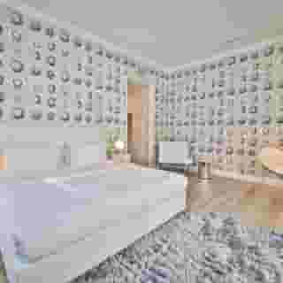 Friday Hotel, 5 of 5