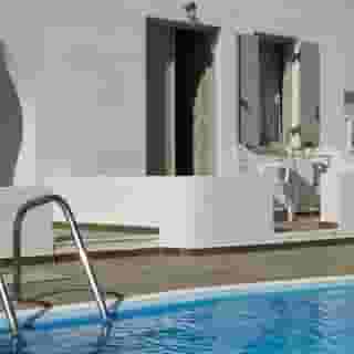 Nissos Thira, 2 of 5