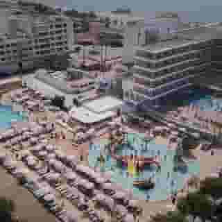 Sorra Daurada Splash plus Barcelona Formula 1 Package, 2 of 5