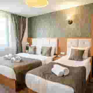 The Camelot Hotel, 3 of 5