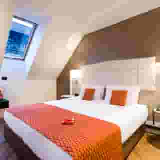 Ikonik Parlament, 3 of 5