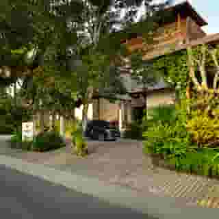 Adiwana Suweta, 4 of 5