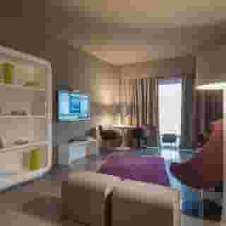 8piuhotel, 3 of 5