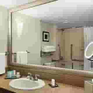 Hilton Vancouver Metrotown, 2 of 5