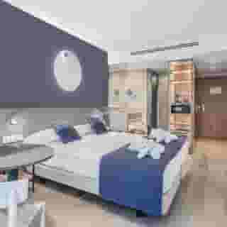 Fergus Style Tobago - Adults Only (16+), 5 of 5