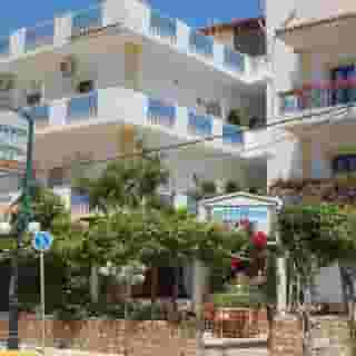 Uncle George Apartments, 3 of 5