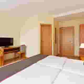 Hotel Bohemia By Vivere Stays, 3 of 5