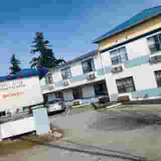 Happy Day Inn, 4 of 5