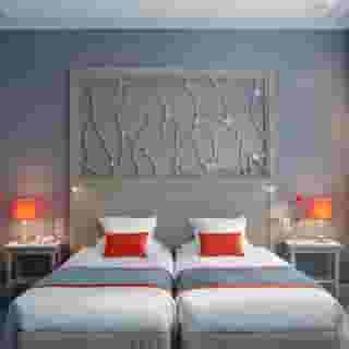 Splendid Etoile, 4 of 5