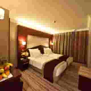 Taksim Gonen, 2 of 5