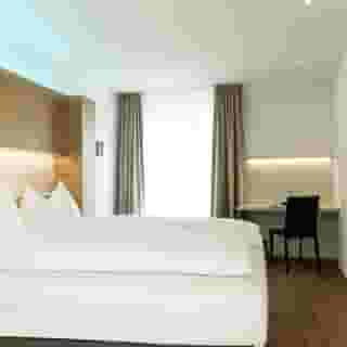 Jet Hotel Zurich Airport, 2 of 5