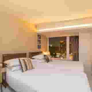 Kowloon Harbourfront Hotel, 2 of 5