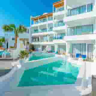 Kouros Home - Adults Only (16+), 2 of 5