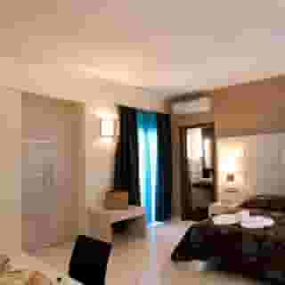 Theros Hotel, 6 of 6