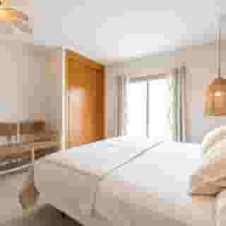 EREZA The White Homes, 4 of 5