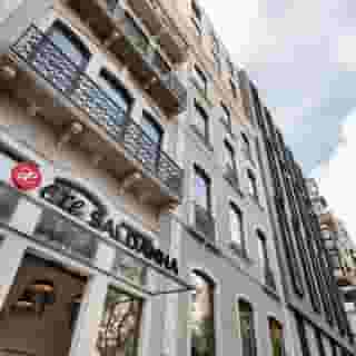 Exe Saldanha, 2 of 5