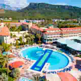 Queen's Park Le Jardin, 1 of 5