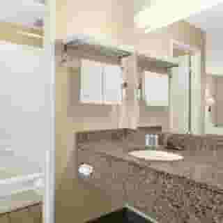 Travelodge by Wyndham by the Bay, 5 of 5