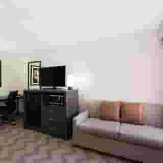La Quinta Inn & Suites By Wyndham Goodlettsville -Nashville, 2 of 5