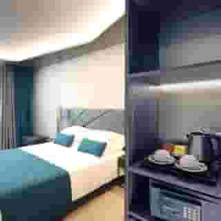 The Hive Hotel, 2 of 5